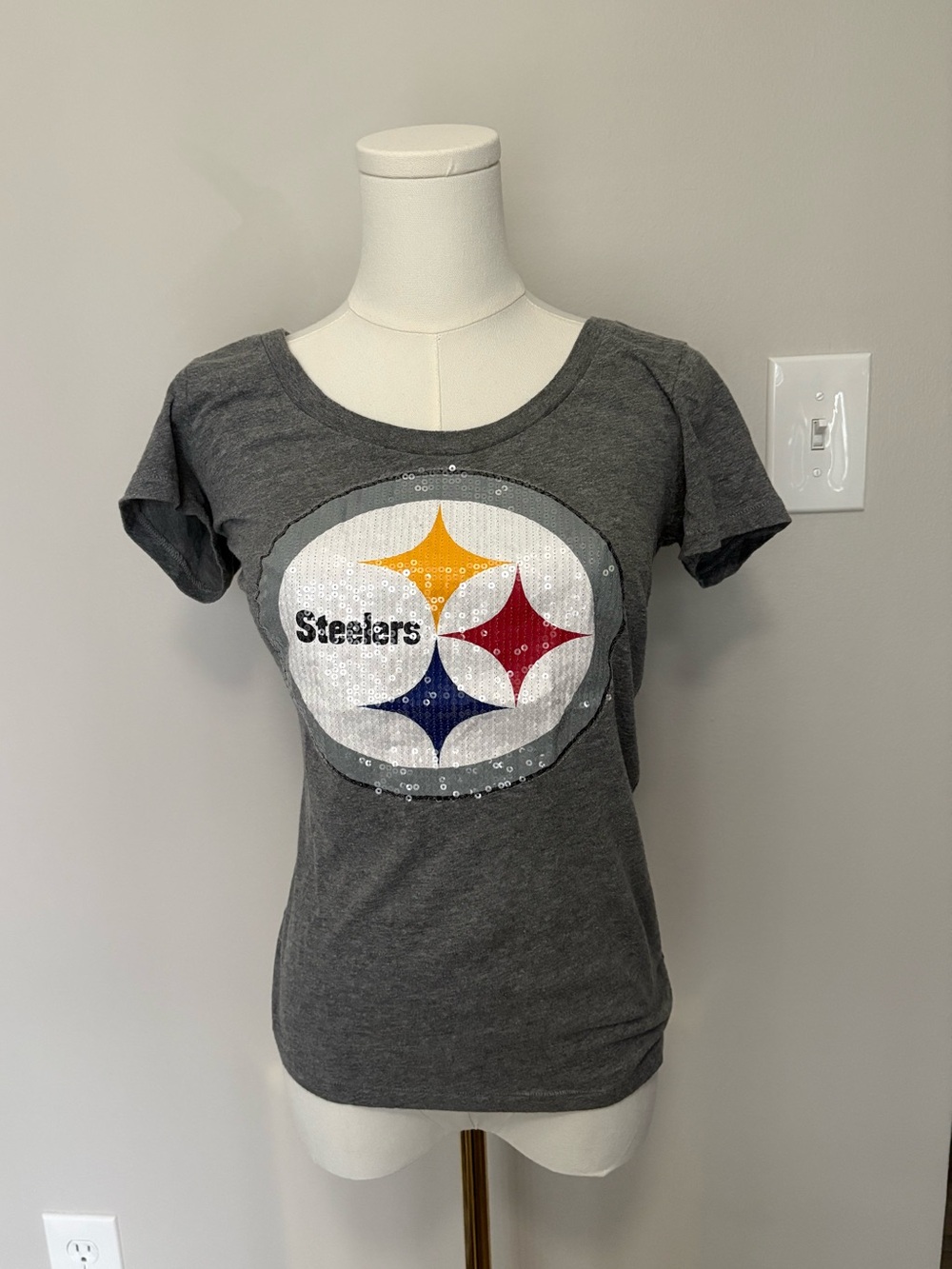 PINK Victoria's Secret Gray Steelers Sequin Logo Tee